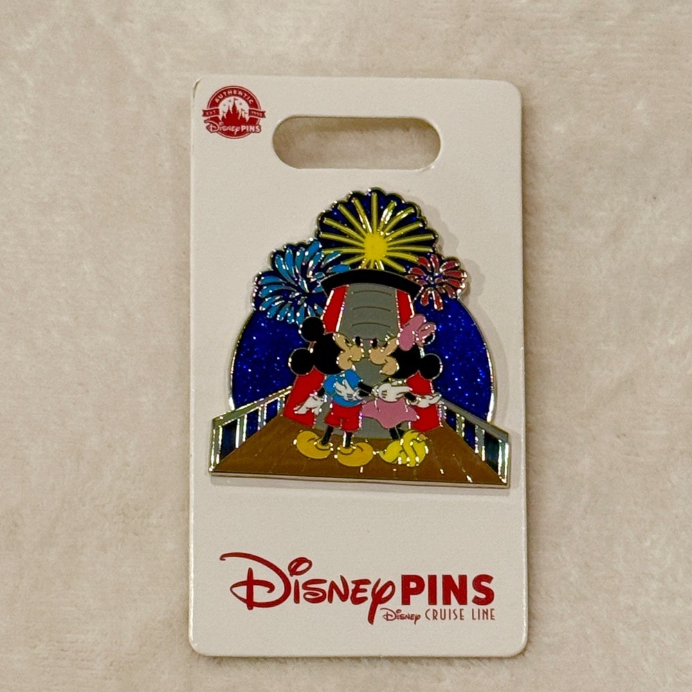 New NWT Rare Disney Cruise Pin Mickey & Minnie Watching fireworks on Cruise Deck
